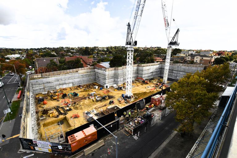 Four-level basement at Sky Square under tower cranes